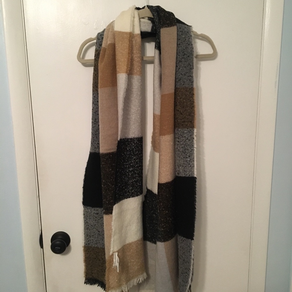 Anthropologie Buffalo Plaid Scarf/ Wrap - Picture 4 of 4